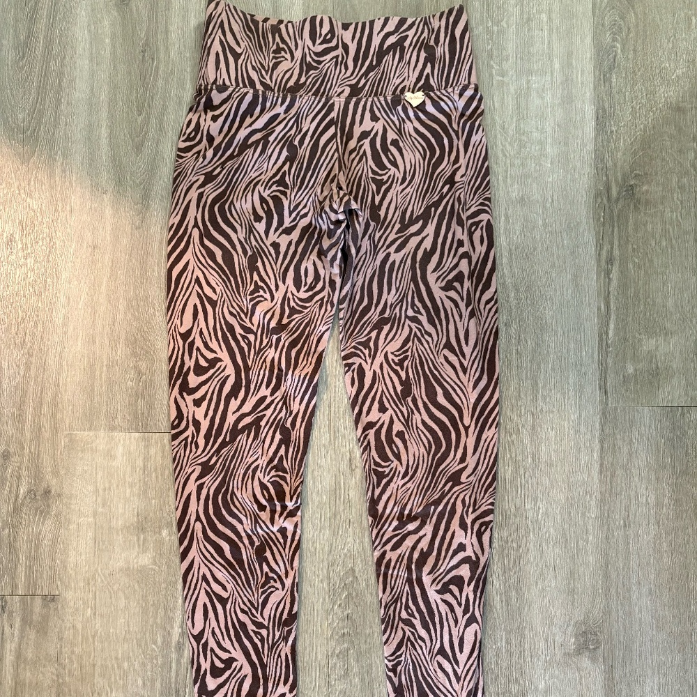 Cute Booty Lounge pink leggings